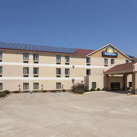 Days Inn By Wyndham Jefferson City-3