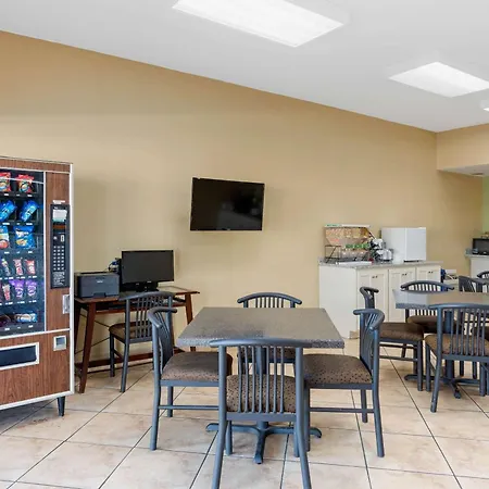 Econo Lodge Belton - Kansas City South-2