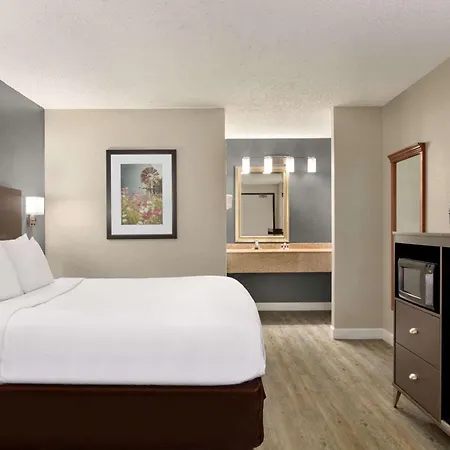 Baymont By Wyndham Wilmington-2