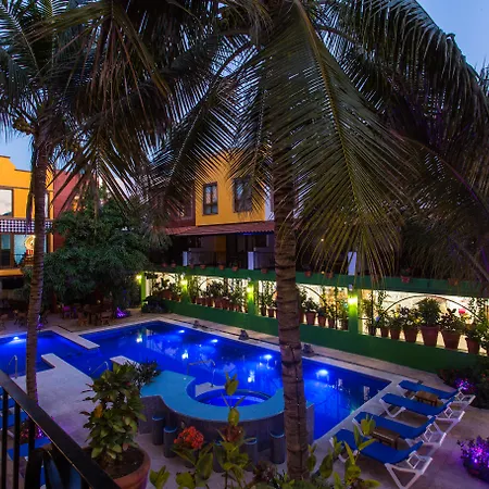Casa Loteria: Colorful Family Retreat with Pool in Pueblito Sayulita-2