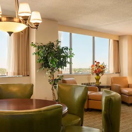 Hilton Fort Wayne At The Grand Wayne Convention Center (Adults Only)-3
