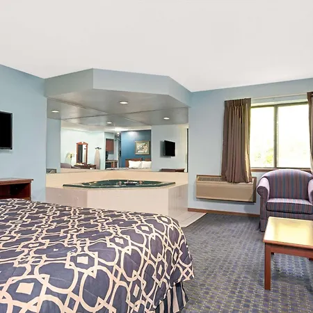 Super 8 By Wyndham Hudson-2