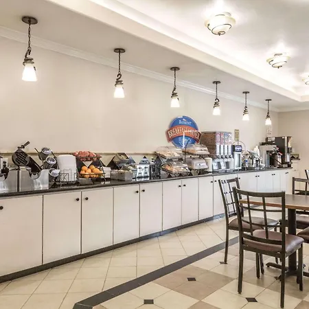Baymont By Wyndham Galveston-3