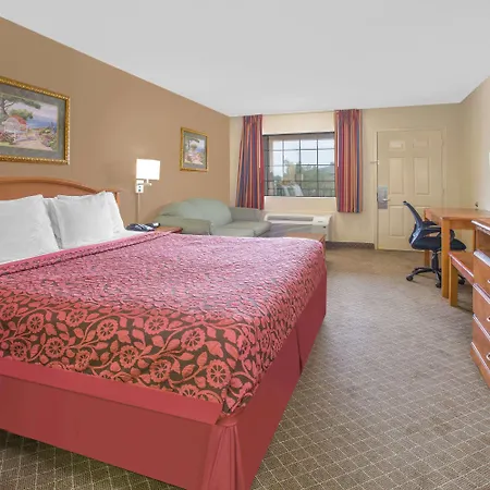 Days Inn By Wyndham Ruston La-3