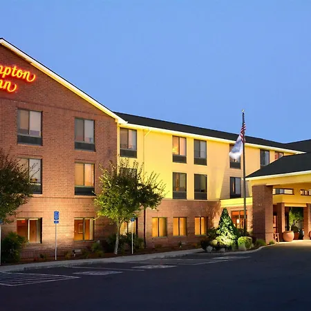 Hampton Inn Medford-3