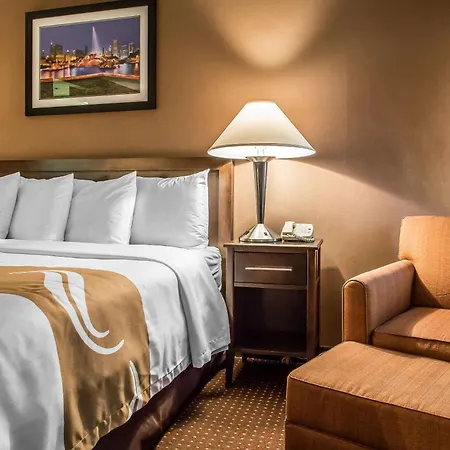 Quality Inn Elgin I-90-3