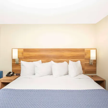 Days Inn & Suites By Wyndham Kearney Ne-2