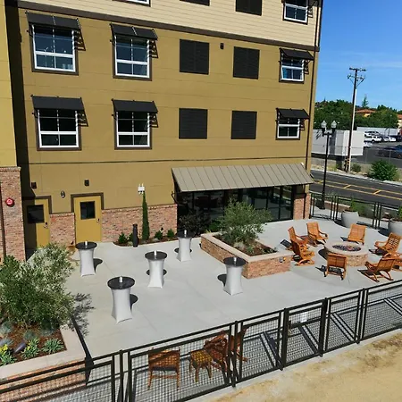 Oxford Suites Paso Robles-2