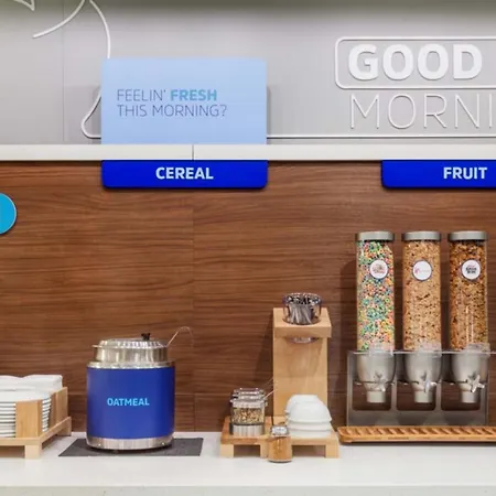 Holiday Inn Express Hotel & Suites London By Ihg-2