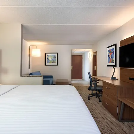 Holiday Inn Express & Suites Charlotte Arpt-Belmont By Ihg-2