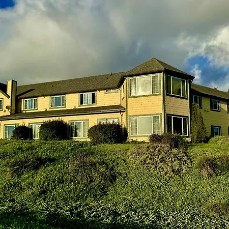 Gualala Country Inn-3