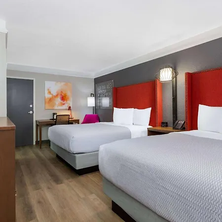 La Quinta Inn By Wyndham Pensacola-2