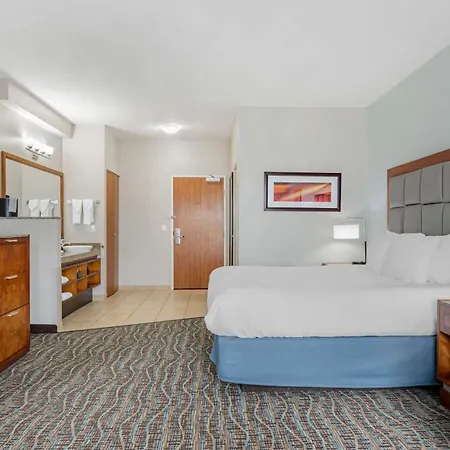 Best Western Plus Peppertree Inn At Omak-2