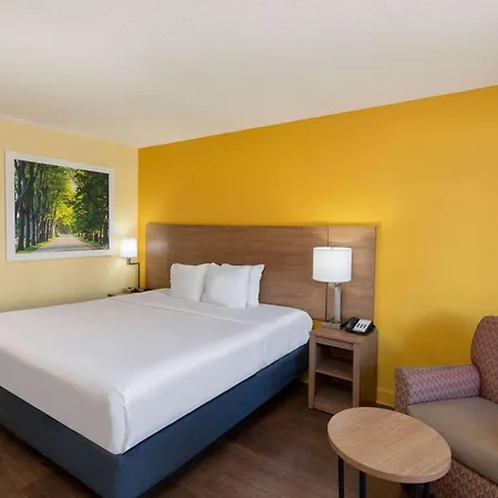 Days Inn By Wyndham Florence/I-95 North-2