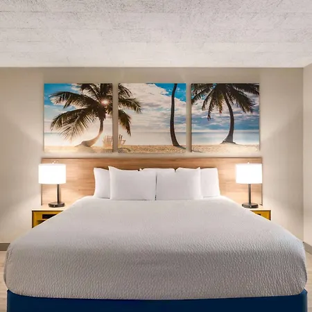 Days Inn By Wyndham Miami Airport North-3