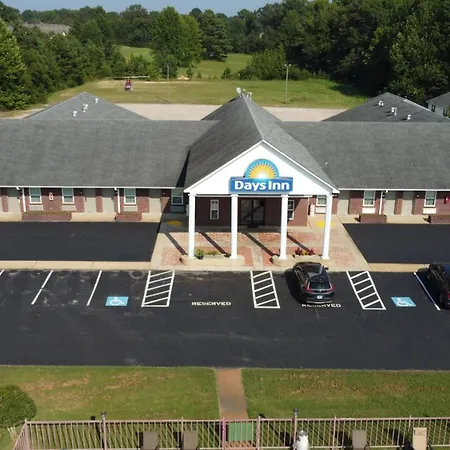 Days Inn By Wyndham Savannah-2