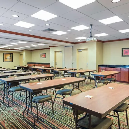 Hampton Inn & Suites Arcata-2