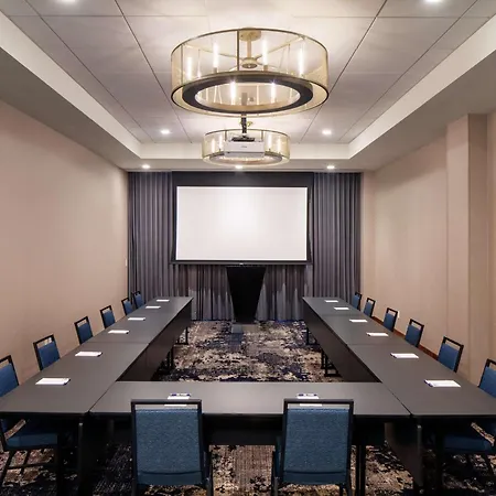 Hampton By Hilton At The Boston Seaport District-2