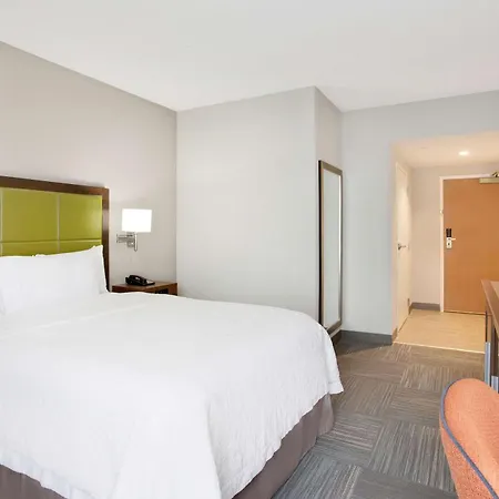 Hampton Inn Middletown-2