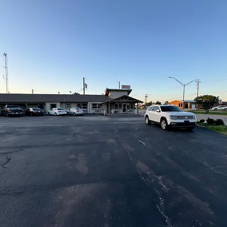 Economy Inn-3