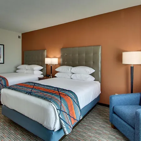 Drury Inn & Suites Iowa City Coralville-2