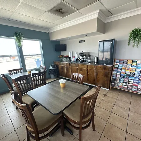 Econo Lodge Galveston Seawall-2