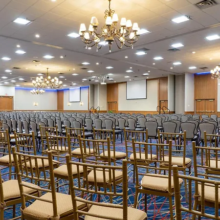 Mcm Elegante Hotel & Conference Center-3