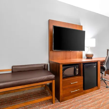 Comfort Suites Jackson I-40-2