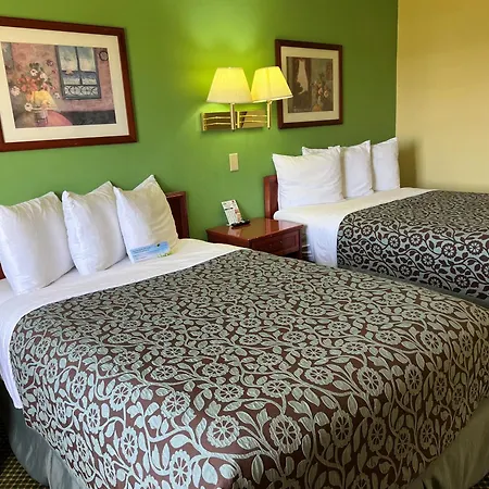 Days Inn By Wyndham Great Bend-3