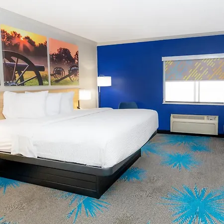 Days Inn By Wyndham Fort Smith-3