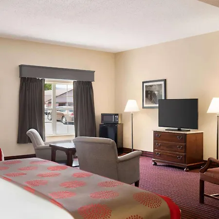 Ramada By Wyndham Pigeon Forge North-3