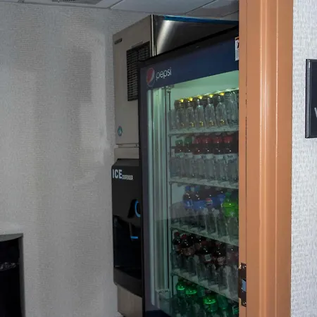 Hampton Inn & Suites Riverton-2