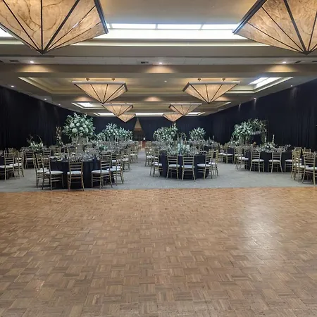 Wyndham Visalia-2