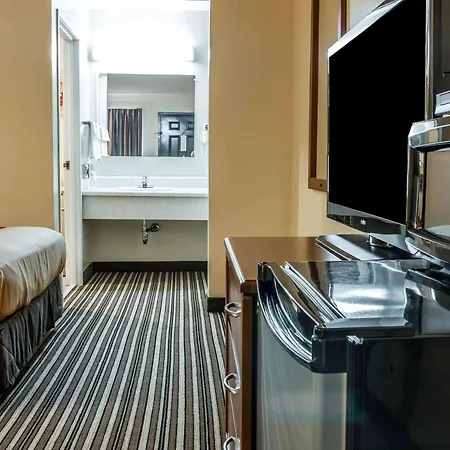 Econo Lodge Paw Paw-3