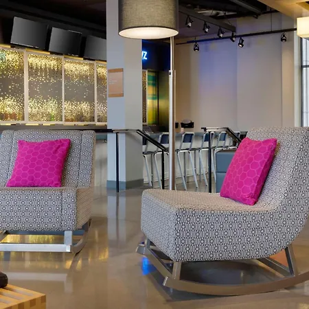 Aloft By Marriott Milwaukee Downtown-3