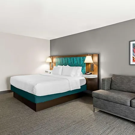 Hampton Inn & Suites Canton-2