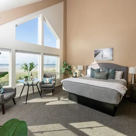 The Seaside Oceanfront Inn-3