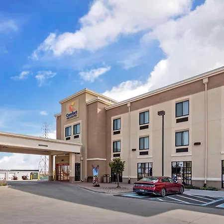 Comfort Inn & Suites-2