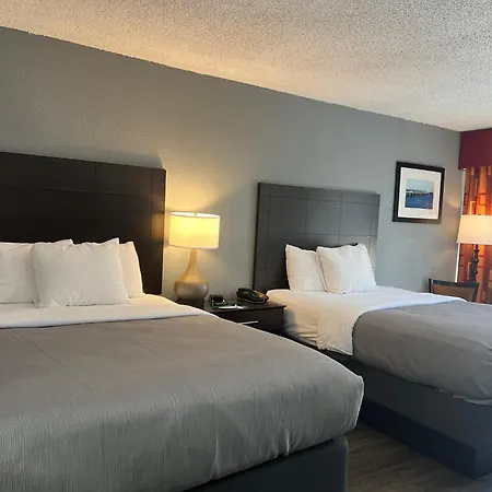 Quality Inn & Suites Gulf Breeze Bayside Near Pensacola Beach-3