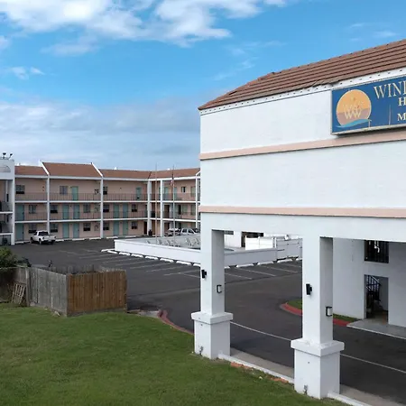 Windwater Hotel And Marina-2