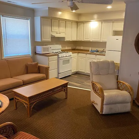 The Admiral Hotel/Motel-2