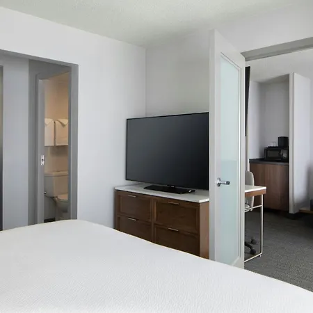 Courtyard By Marriott Chicago Downtown/River North-3