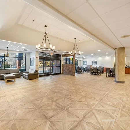 Black Bear Inn & Suites-2