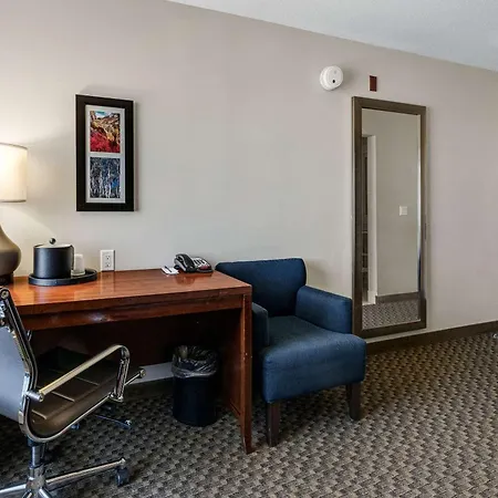 Comfort Inn & Suites Logan Near University-3