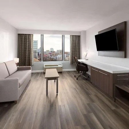 Wyndham Garden Norfolk Downtown-2