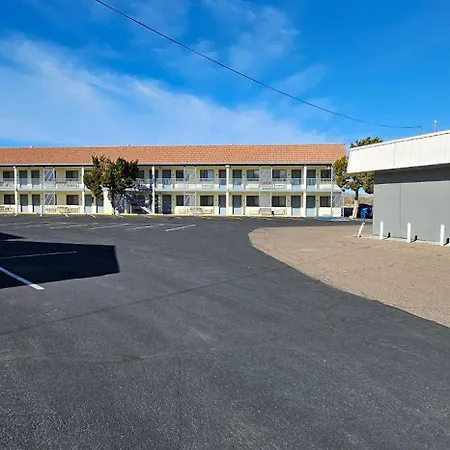 Travel Inn & Suite-3