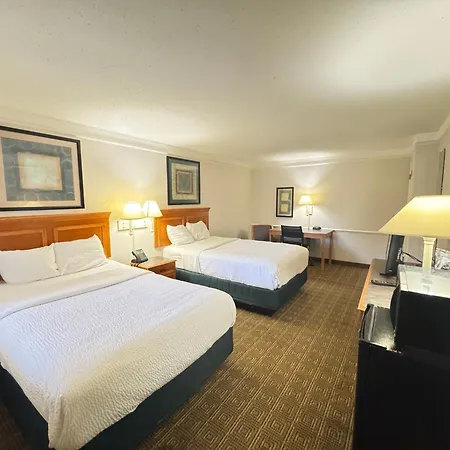 Rodeway Inn-3