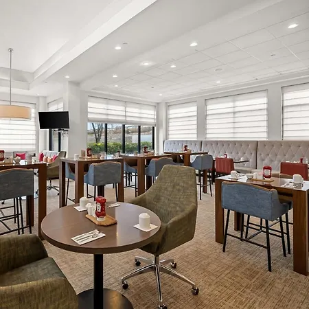 Hilton Garden Inn Plymouth-2