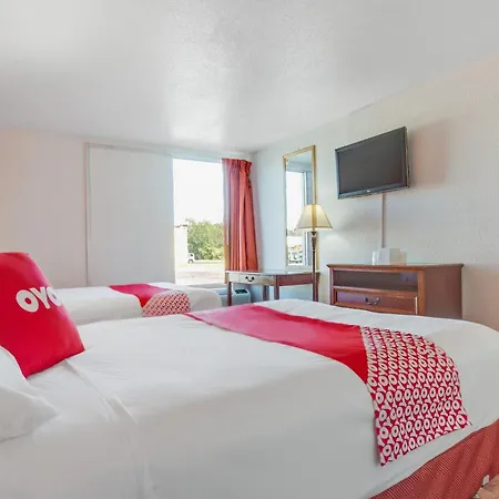 Oyo Hotel Mona Lake Muskegon-2