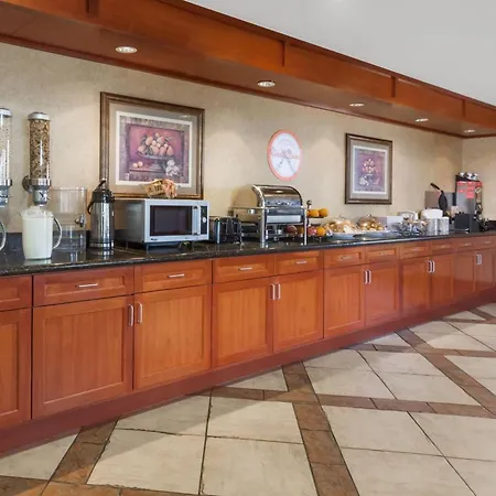Howard Johnson By Wyndham Evansville East-2